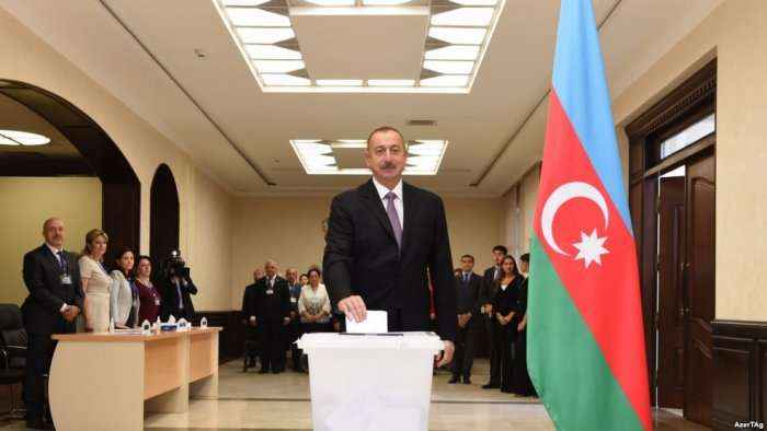 Referendum në Azerbajxhan për “rritjen e pushtetit” të presidentit