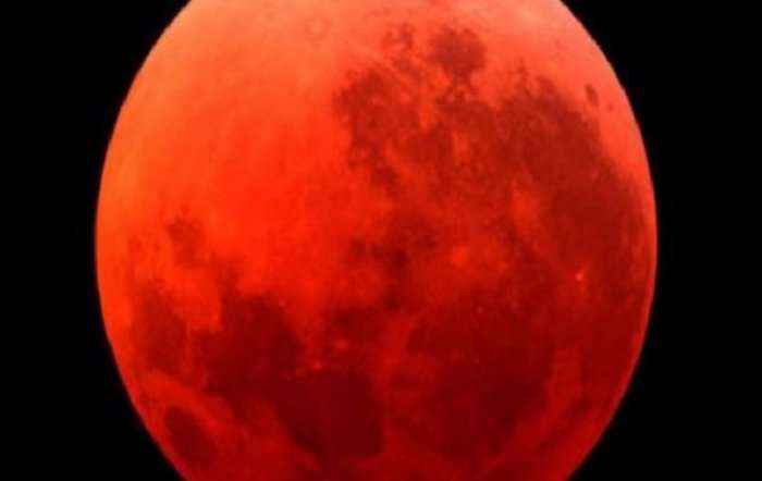 Sonte Hëna e Kuqe, fenomeni i lidhur me fundin e botës?! 