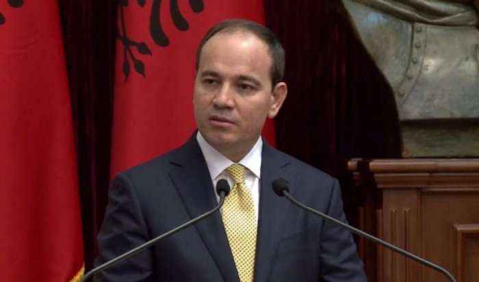 Nishani rithekson se Shqipëria mbështet dialogun mes Kosovës dhe Serbisë