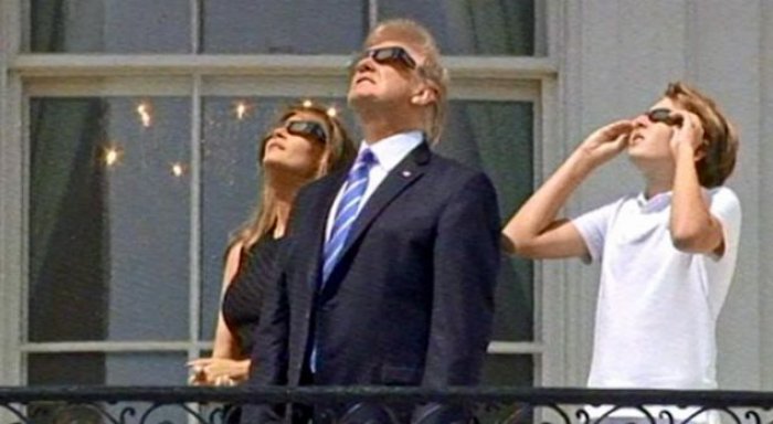 Kështu e shikoi eklipsin diellor presidenti Trump