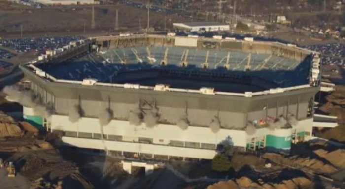 ​Stadiumi që nuk shembet as nga eksplozivët (Video)