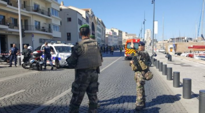 Policia franceze ka arrestuar 26 persona