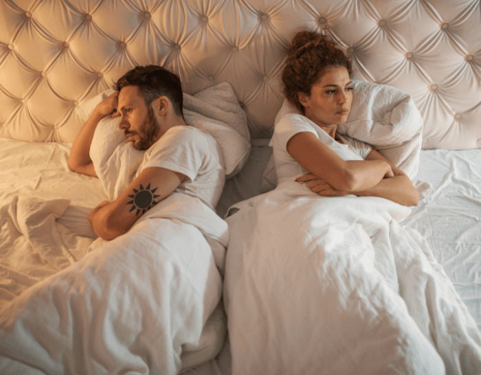 Pozicionet që femrat nuk i pëlqejnë në shtrat, por meshkujt vazhdojnë t’i praktikojnë