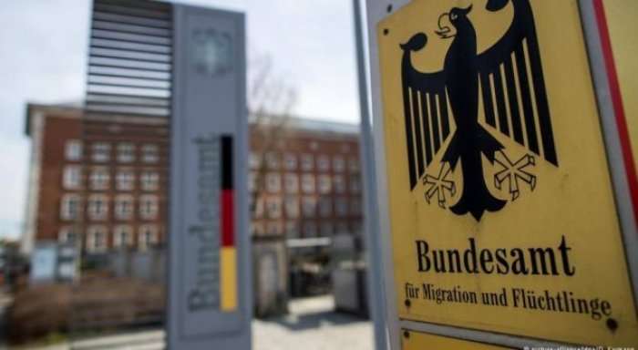 Plas skandali në Gjermani për letrat e azilit