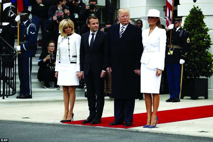 Çifti Macron, i pari që pritet me kaq salltanet nga presidenti Trump