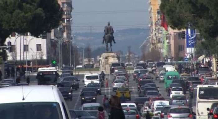 Tirana e ndotur, qytetarët: Nuk thithim ajër, por sëmundje