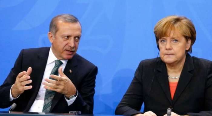 Erdogan në panik pas konfliktit me SHBA, e telefonon Merkelin