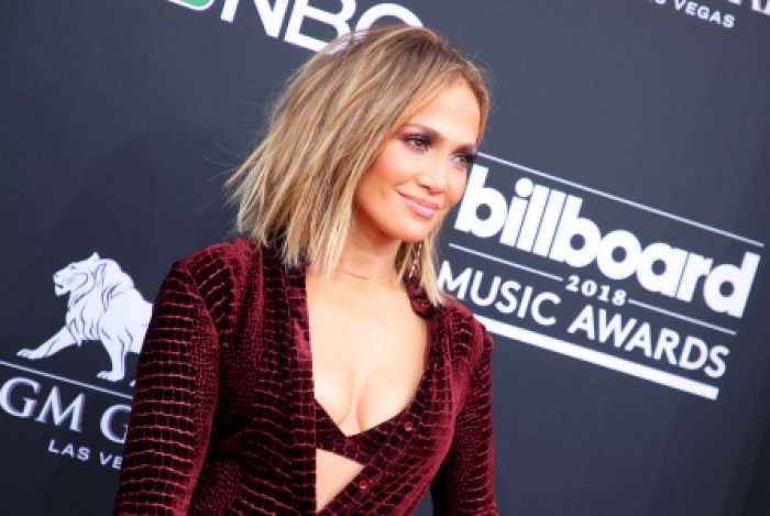 Jennifer Lopez reflekton ndaj videos 'Waiting for Tonight