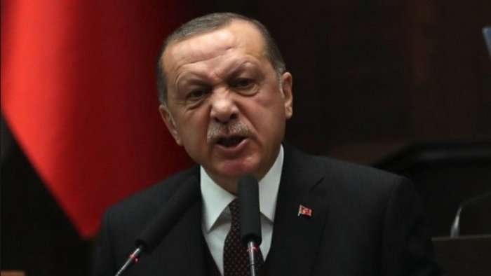 Erdogan i telefonoi urgjentisht Vuçiqit për ta mbështetur gjatë vizitës në Veri