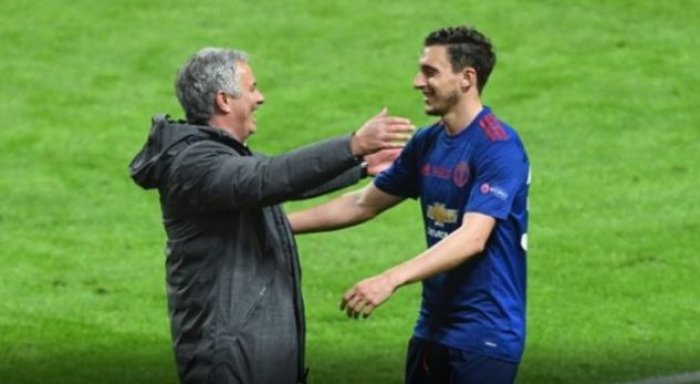 Darmian mbetet te Unitedi, Mourinho konfirmon besimin ndaj tij