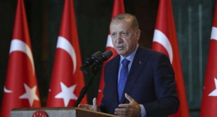 Erdogan thotë se “do ta ndryshojë lojën” ndaj sanksioneve që dobësuan ekonominë