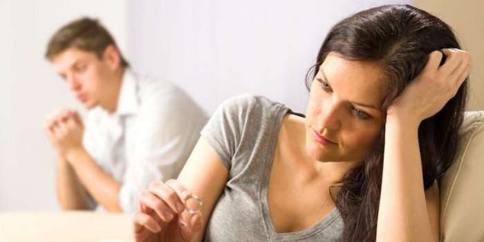 Përgjigju këtyre 7 pyetjeve që të shohësh nëse po e saboton vetë marrëdhënien!