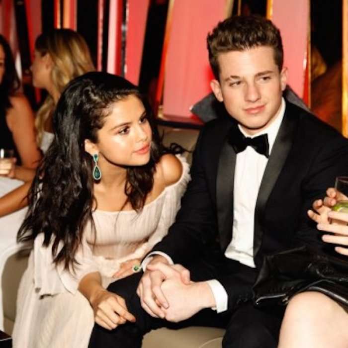 Charlie Puth rrëfen: Kam pasur një lidhje të shkurtër me Selena Gomez, por… (FOTO)