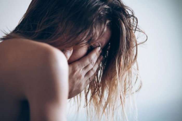 Tmerron gruaja: Ndihem e turpëruar nga ajo që po më bën burri