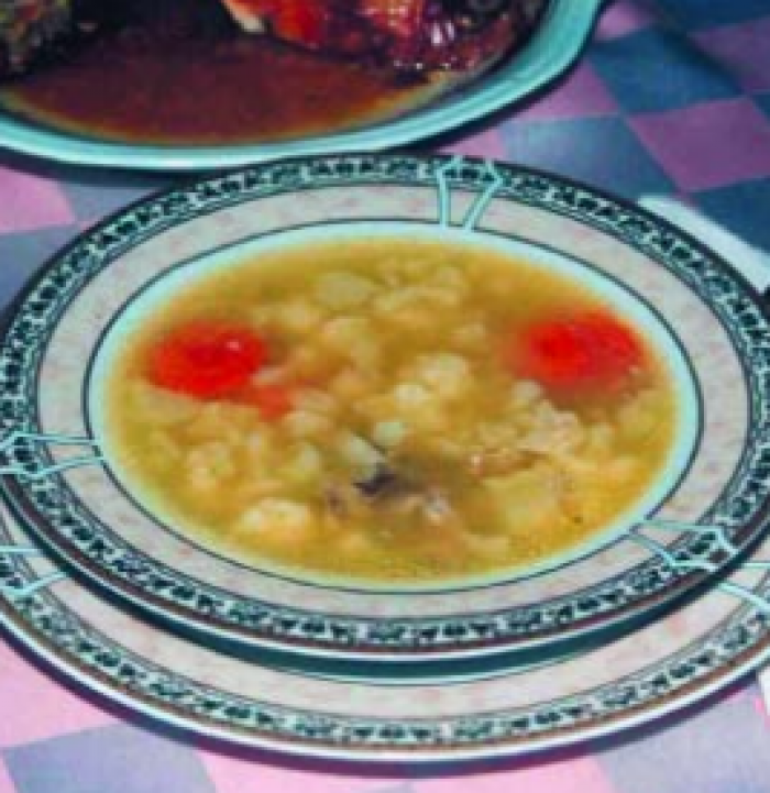 Receta e Cekes:Çorbë me mish viçi dhe lulelakër