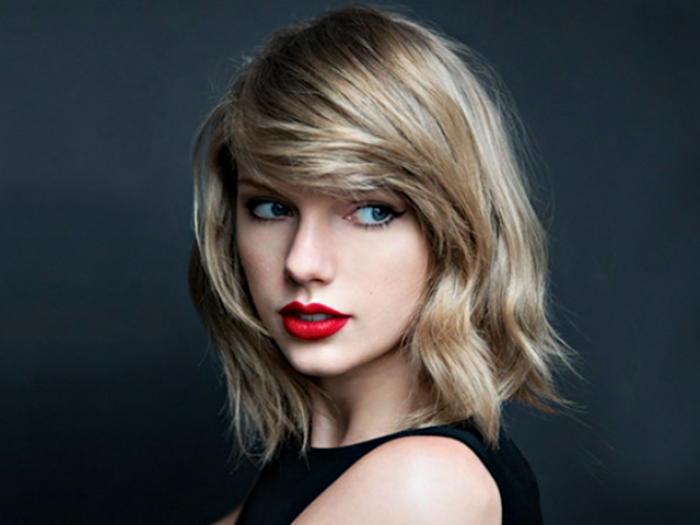 Kush është Taylor Swift, sa pasuri ka dhe prej nga i fiton të hollat?
