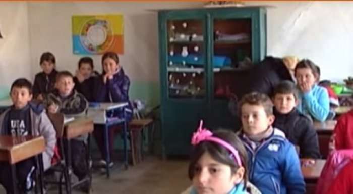Dështimi i arsimit në Shqipëri, kjo është tortura e nxënësve...(VIDEO)