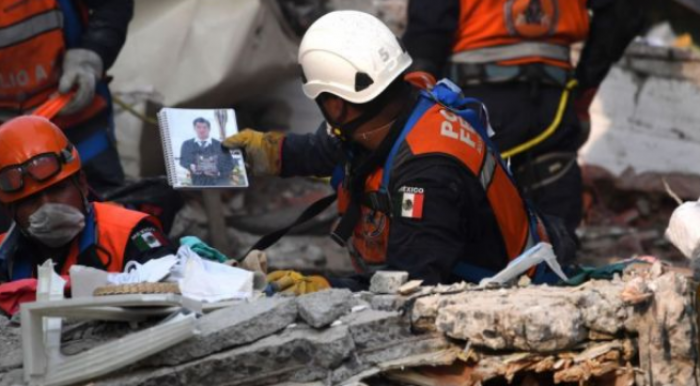 Vdesin 13 persona nga rrëzimi i helikopterit në Meksikë