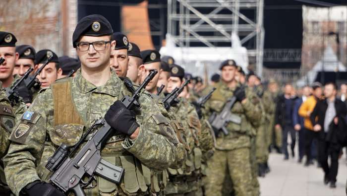 Ceremonia e parakalimit, të ushtrisë dhe policisë së Republikës së Kosovës përmes 21 fotografive (FOTO)