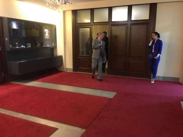 Haradinaj flet pas takimit me ambasadorët e QUINT-it