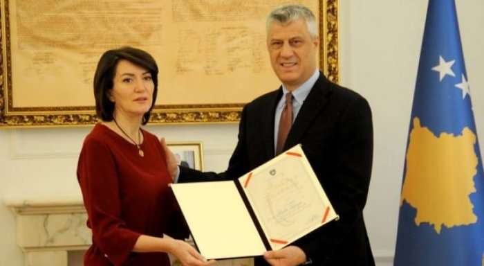 Thaçi dekoron ish-presidenten Jahjaga