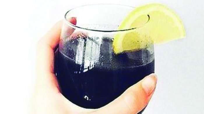 Limonada e zezë: Lëngu që jua pastron organizmin dhe kthen energjinë