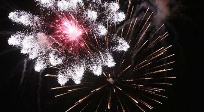 Tirana festimet më spektakolare në rajon, magji dritash në qiell (Foto)