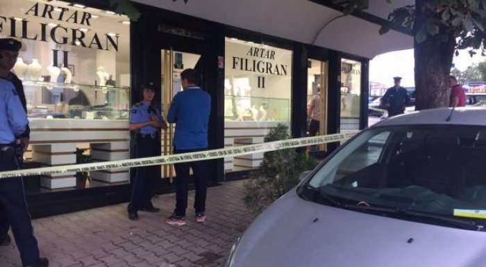 Policia tregon sa ishte vlera e arit e grabitur dje në qendër të Prishtinës