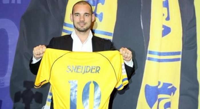 Zyrtare: Wesley Sneijder nënshkruan kontratë me Al-Gharafa në Katar