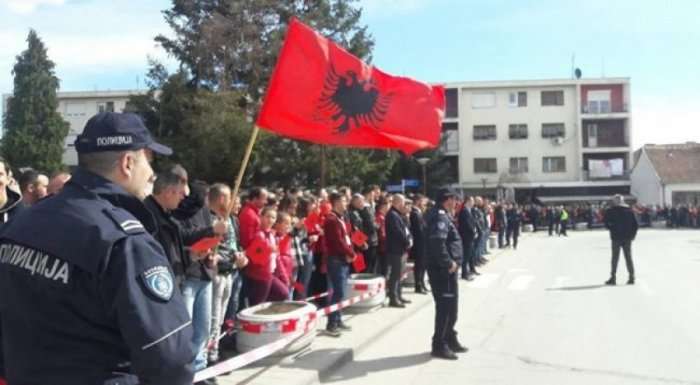 Politikanët serbë po tentojnë të manipulojnë me pakicat shqiptare në Serbi