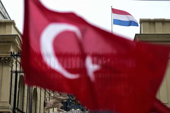 Turqia dhe Holanda pajtohen që të normalizojnë marrëdhëniet