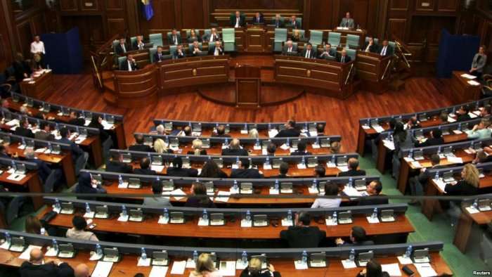 Qytetarët aspak të kënaqur me punën  e deputetëve të Kuvendit të Kosovës (Foto/Video)