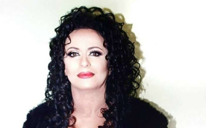 Linda Morina e ‘kallë’ atmosferën, tash publikon këngë për Rita Orën,Era Istrefin e Dua Lipën (Foto)