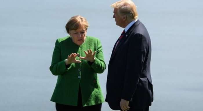 Trump sulmon Merkelin për strehimin e refugjatëve