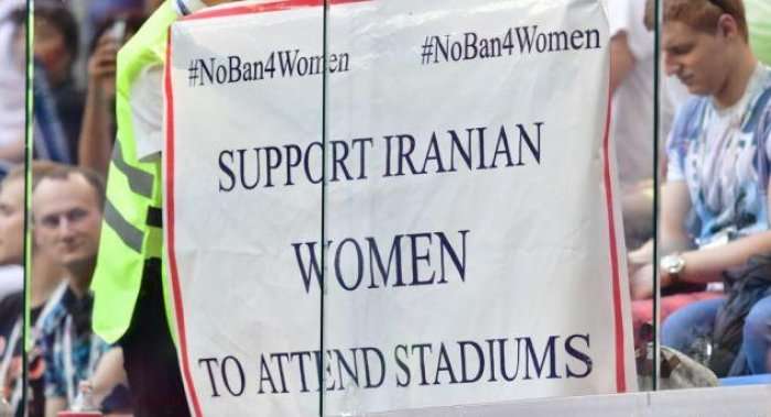 Teherani i lejon gratë të ndjekin ndeshjen e Iranit për Kupën e Botës