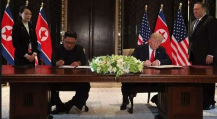 Zbulohet arsyeja e tmerrshme pse Kim ndërroi lapsin gjatë takimit me Trump-in