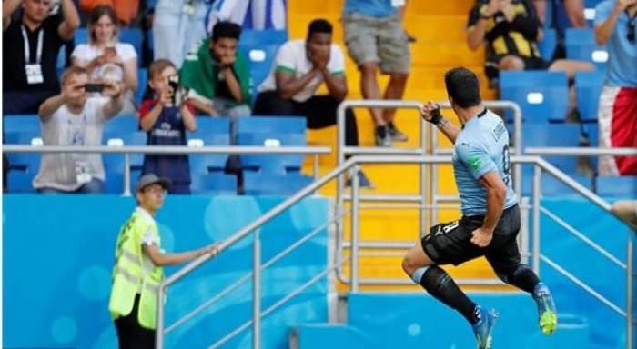 Uruguai po fiton në pjesën e parë kundër Arabisë