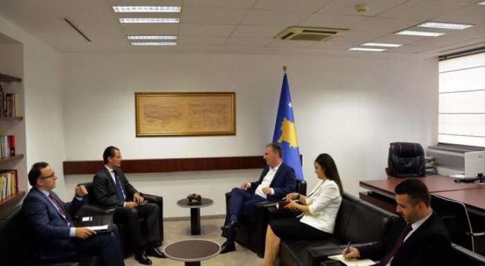 Limaj takon shefin e FMN-së për Kosovën, diskutojnë për një serë çështjesh