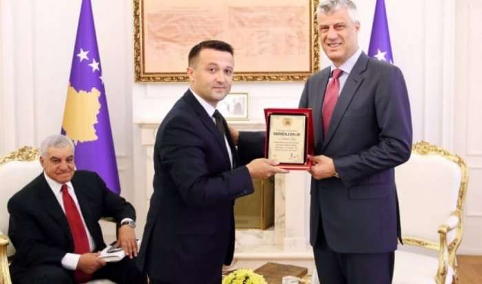 Thaçi merr mirënjohje nga përfaqësuesit e komunitetit egjiptian në Kosovë