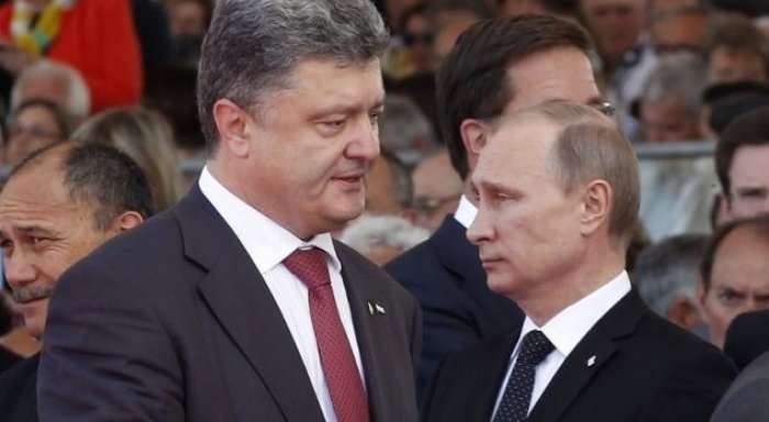 Putin e Poroshenko flasin në telefon për paqe