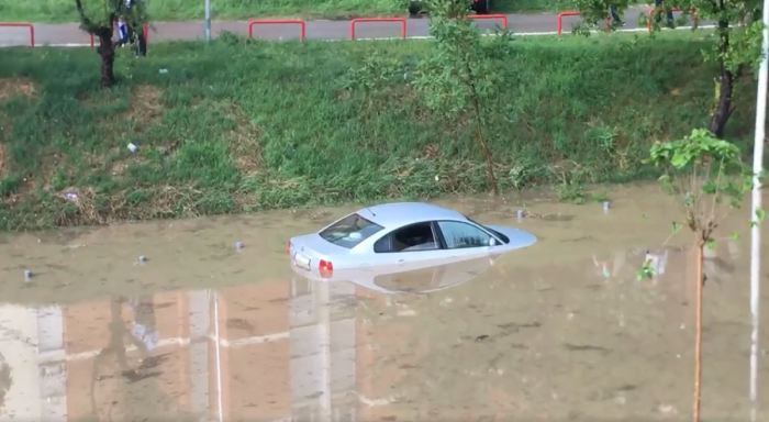 Vërshimet në Prishtinë, Abrashi akuzon Ahmetin për keqmenaxhim, papërgjegjësi e korrupsion!