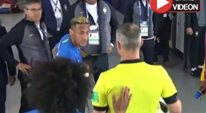Këtë nuk e patë: Neymar u përlesh keq me referin