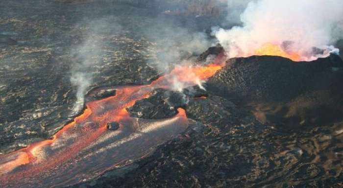 Pamje dramatike nga vullkani që shkatërroi 467 shtëpi (Video)