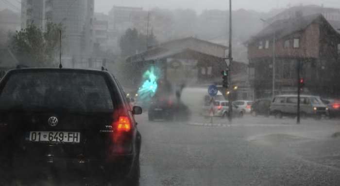 Shi i madh në Prishtinë, a do të bllokohet përsëri kryeqyteti nga vërshimet?