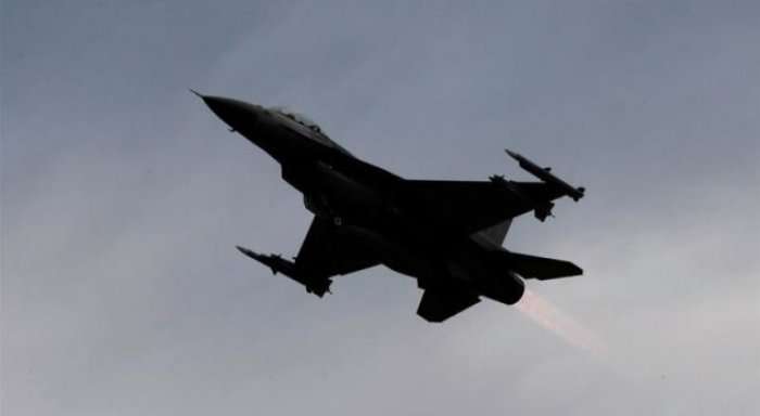Iraku kryen sulme ajrore ndaj ISIS’it në Siri