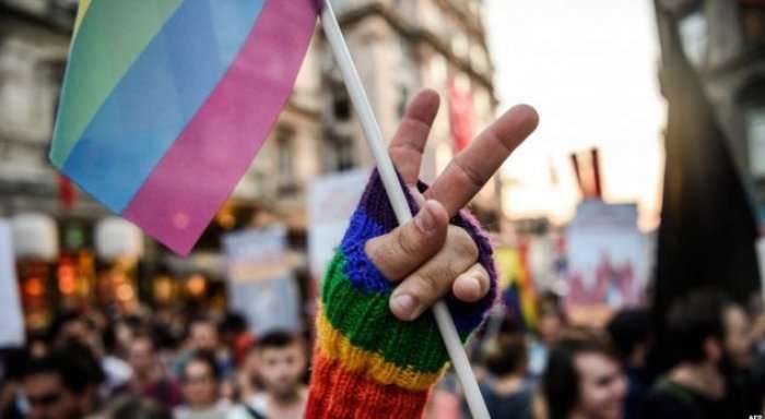 Komunitetit LGBT u ndalohet dhurimi i gjakut në Kosovë