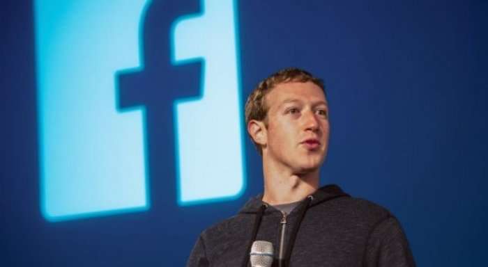 Zuckerberg shet 500 milionë dollarë aksione në Facebook