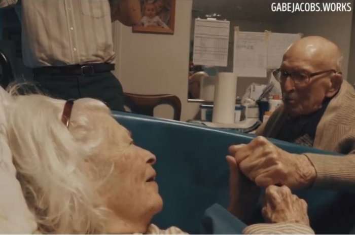 Çifti 100-vjeçar që feston 80-vjetorin e martesës (VIDEO)