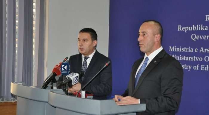 Qeveria: Ministri Bytyqi po i kryen detyrat, të pavërteta lajmet për shkarkimin e tij