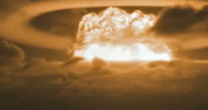 Shpërthimi i bombës bërthamore, bënë 'kërdi' (Video)
